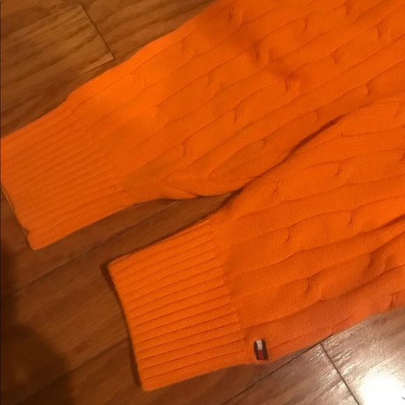 VINTAGE TOMMY HILFIGER OVERSIZED ORANGE SWEATER - Picture 6 of 7